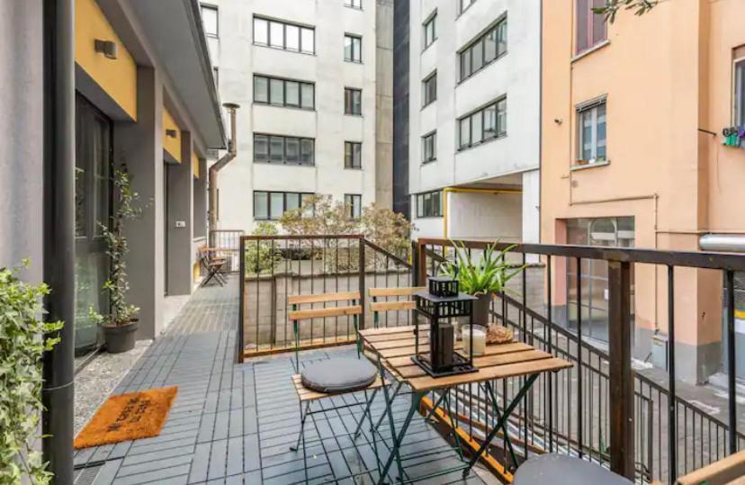 I Host Apartment - Polesine 2 Milan Bagian luar foto