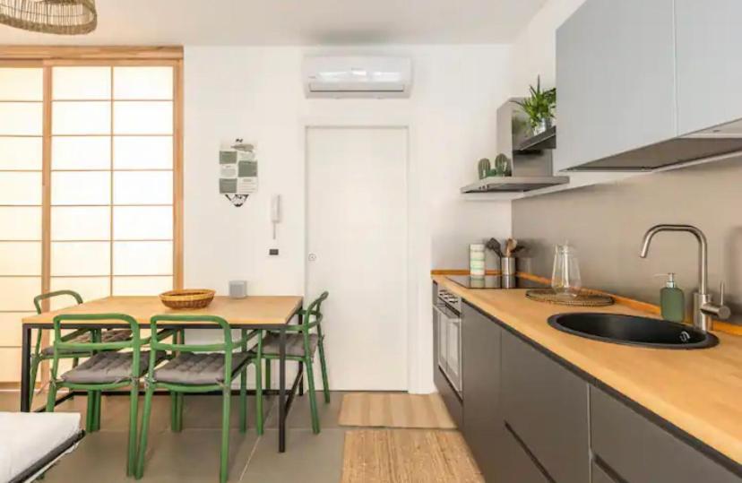 I Host Apartment - Polesine 2 Milan Bagian luar foto
